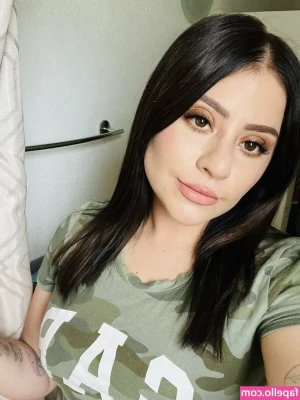 Vane Ochoa [ vane-ochoa ] - I M HOT DADDY  CAN YOU HELP ME WITH THIS