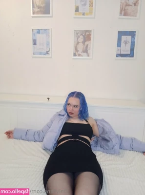 catrisemae - ESSE PUTO CAIU DE BOCA NO MEU CACETE E MAMOU BEM GOSTOSO VEJA AI.