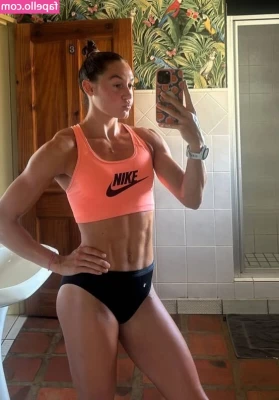 Holly Mills [ holly-mills ] - I crave the feeling of having every inch of you inside of me 😍🤤