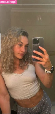 Holly Mills [ holly-mills ] - When girls take selfies like: here’s a bunch that are basically the