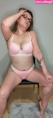 joysenevial - Old pic from when I wasn’t single