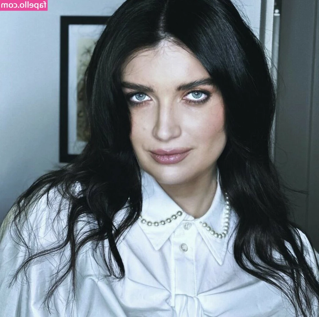 Eve Hewson [ eve-hewson ] - Come and take these hearts off  You know you want to part 1