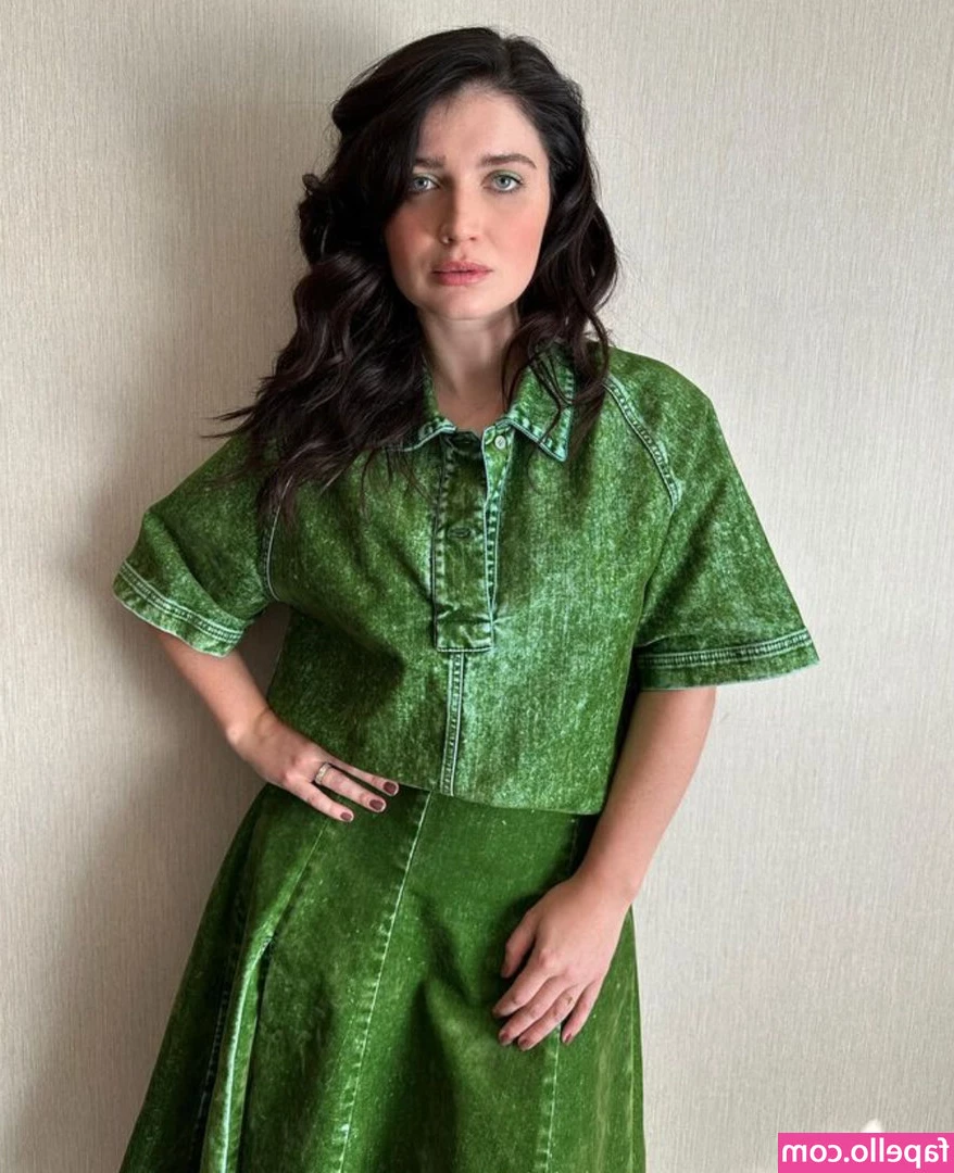 Eve Hewson [ eve-hewson ] - Lo vamos a grabar y subir acá a Only y si hay buen wifi lo