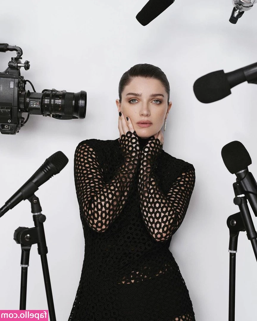 Eve Hewson [ eve-hewson ] - I got a photography light ... post from my paid page