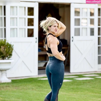 Brooke Ence [ brooke-ence ] - เซ็ตนี้อยู่ถึงวันที่ 1 - 31