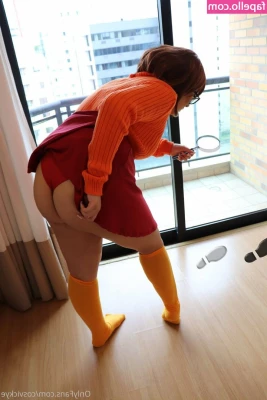Cosvickye [ cosvickye-4 ] - Who wants to see what s underneath