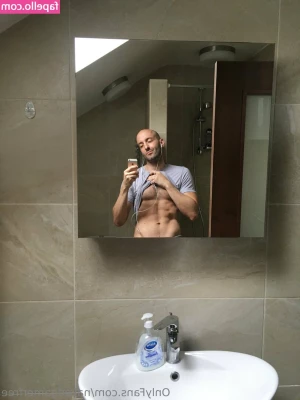 nakedgamerfree - should i do some sexting later