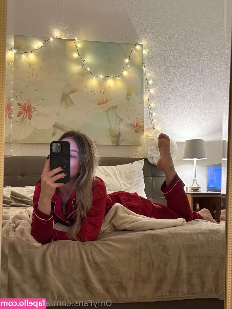 abby_chase [ abby-chase ] - Stream started at 08/27/2022 12:02 am  LIVE de sexo