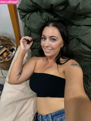 dakotahblue - want u to fill up my mouth with something else sweet 🍭