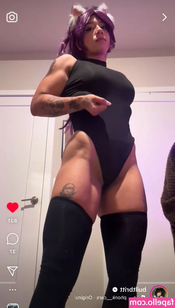 Builtbritt [ builtbritt-1 ] - Smack it for me 😏
