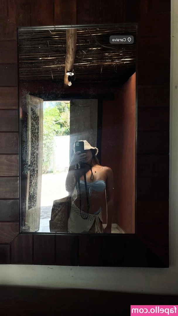 Camila Mayrink [ camila-mayrink ] - Your princess aria is online now 🤍😏