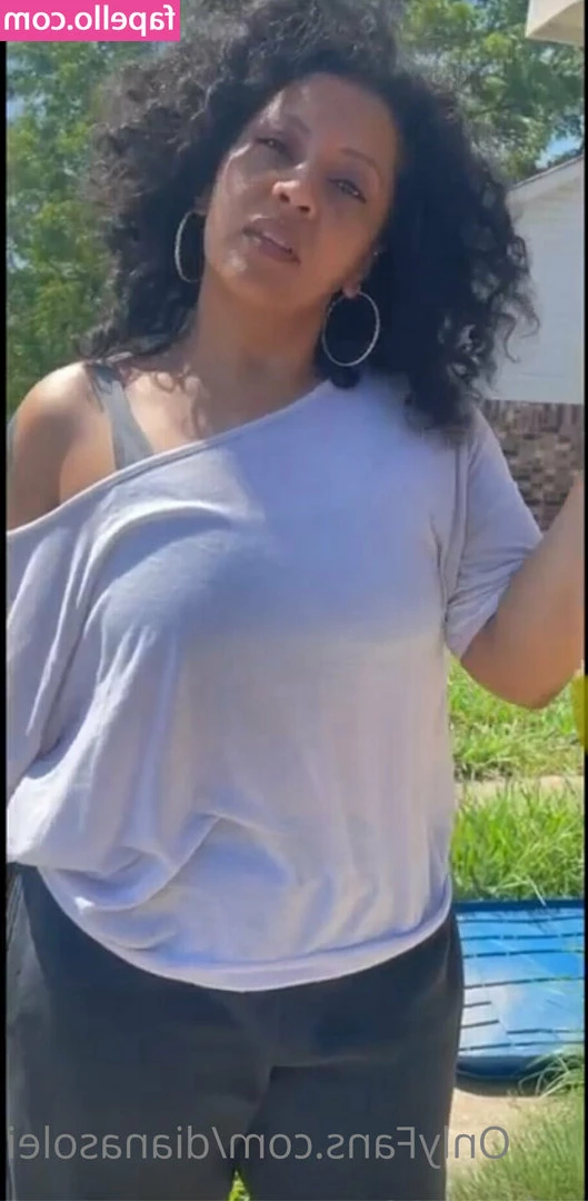 dianasolei - Should I keep these pink leggings?