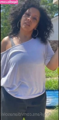 dianasolei - Should I keep these pink leggings?