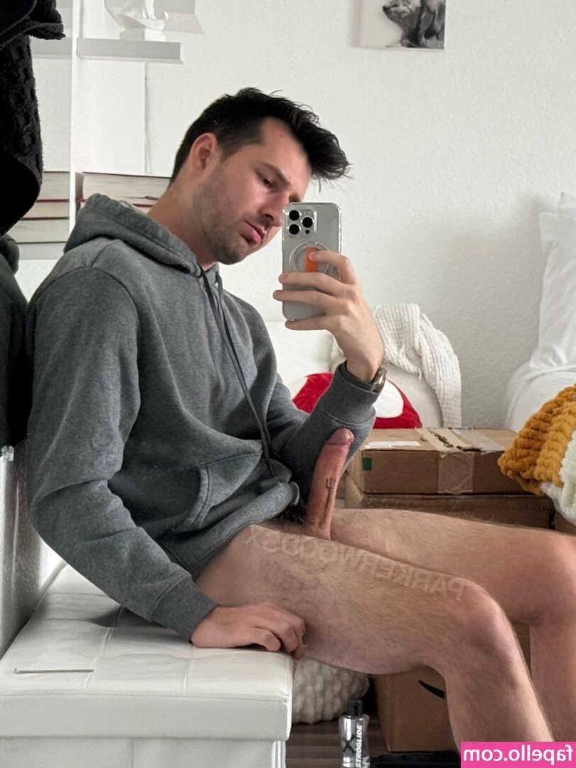 parkerwoodsx - How would you like to fuck me, babe? 😈