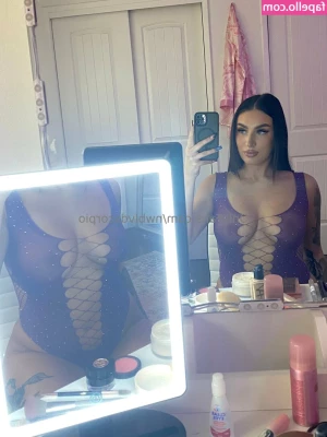 Nwblvdscorpio - Booty gif 🍑
