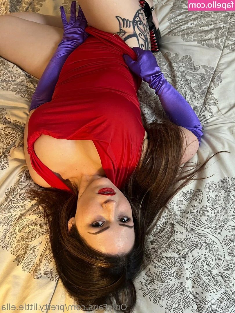 pretty.little.ella [ pretty-little-ella ] - I love to punish myself for you