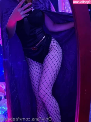 faebearx - Handful or mouthful? ❤️❤️🤤