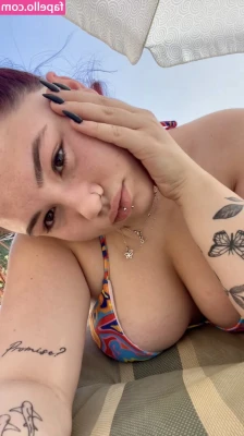 Nicole Dyer [ nicole-dyer ] - I love to wiggle and spread my toes in the pose.