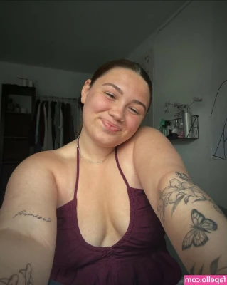 Nicole Dyer [ nicole-dyer ] - Showers are never boring with me trust me 🤭💞