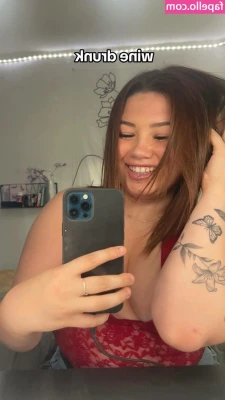 Nicole Dyer [ nicole-dyer ] - I’m just trying to play my game 😅