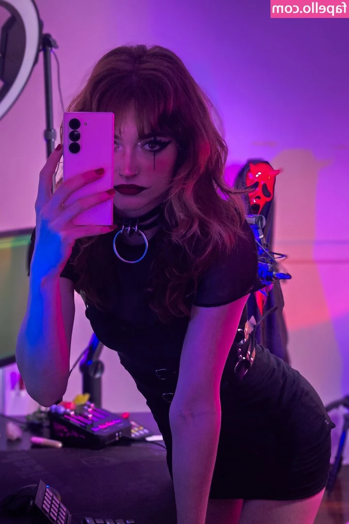DeadlyKitten's Kofi [ deadlykitten-s-kofi ] - I think purple is my color  Thoughts