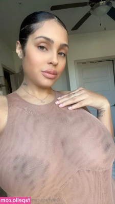 Jasmine Grenaway [ jasmine-grenaway ] - Would you kiss my pretty pussy