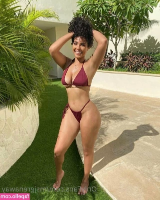 Jasmine Grenaway [ jasmine-grenaway ] - Want to see me dance and shake ♥️😍. Message me to see my video