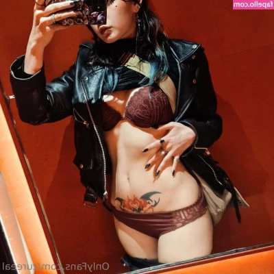 Zureeal [ zureeal-1 ] - Ass , tits & BELLY!🤰☺️ hehehe