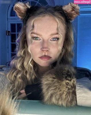 Francesca Dougan [ francesca-dougan ] - Like what you see? Who wants the 2+minute vid that has everything you