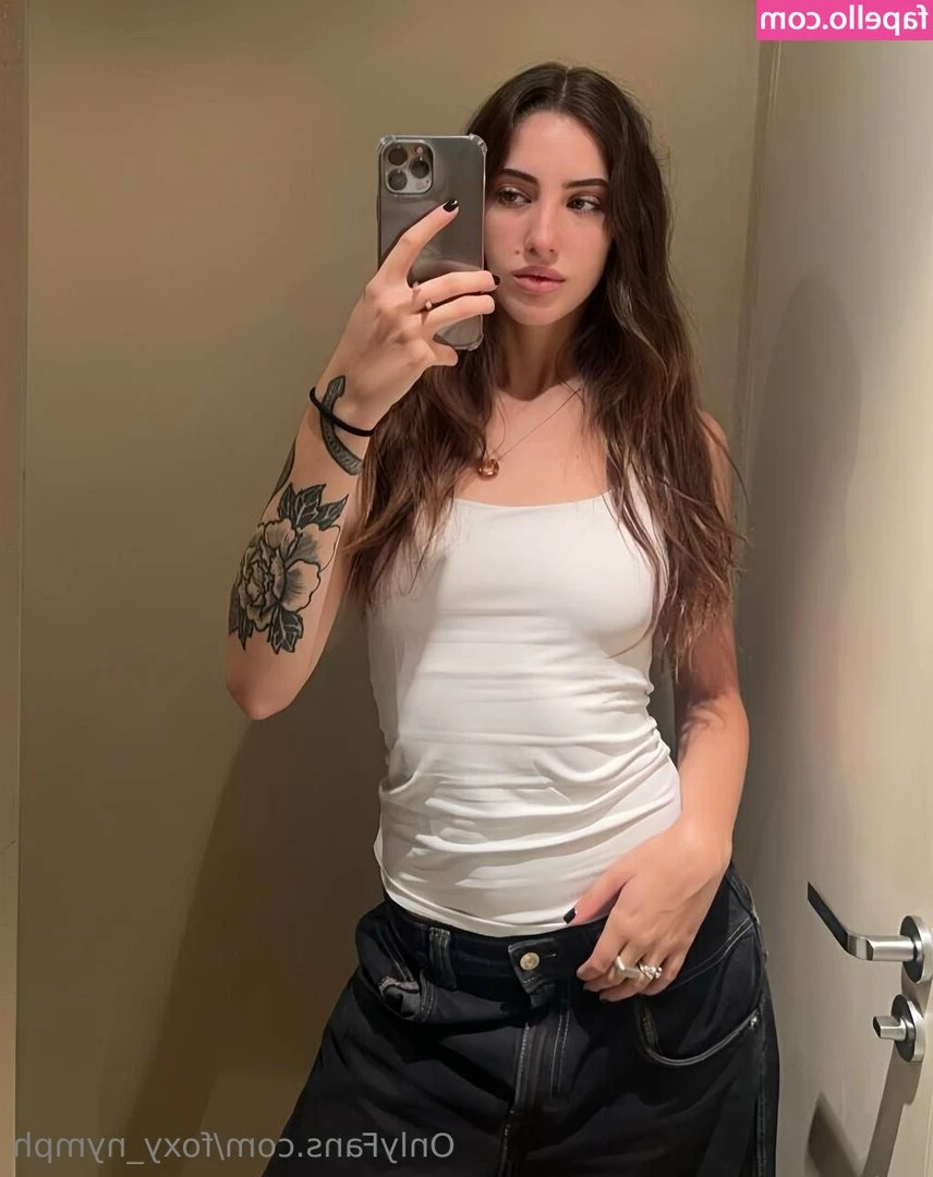 foxy_nymph [ foxy-nymph ] - only a few more days of just mirror selfies and stuff I swear