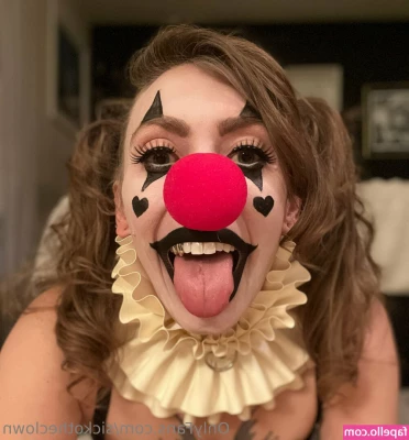 sickotheclown - What you'd look like bent over a stack of hay bales