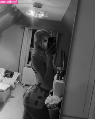 josefine.chammas [ josefine-chammas ] - Need some tender love