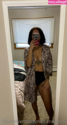 hottmomma97 - XXXL Dildo Sword Shower Fuck  I turned a lot of heads, wearing this
