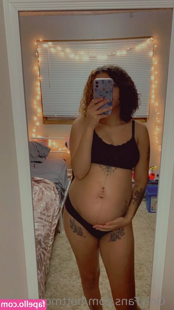 hottmomma97 - Damn 😱 I made it to 450 fans now over at @toadlips87   Come see