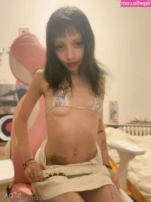 starfruitzz - Thursday s are for below the waist  Check out my premium page for the