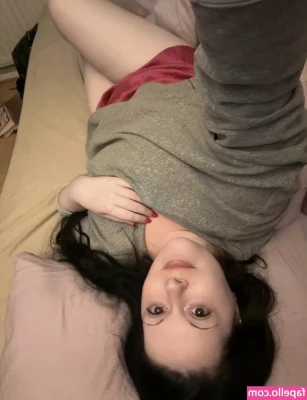 Bobbiegalore - My friend came around  so I played with his cock for 10 fun minutes  