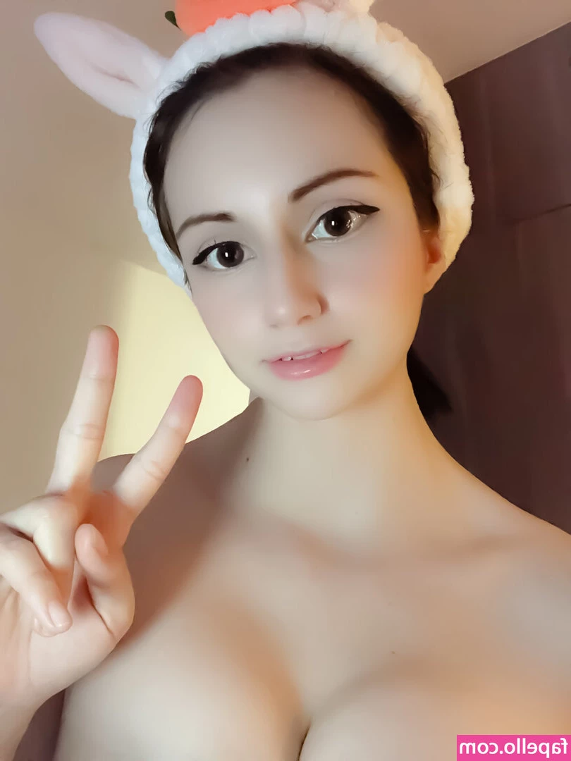 Amichancosplay [ amichancosplay-1 ] - Classy ball gown Lucy   Who would like to take me out for a meal  amp