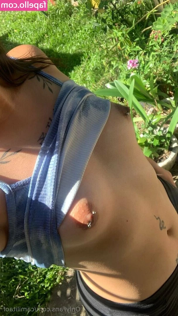camilitaof - Big dick close up, let's suck it 😈