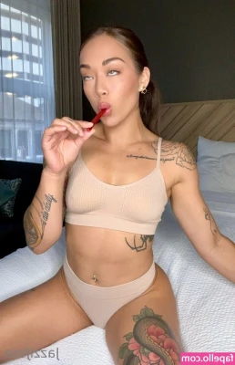 jazzijessicafree - I’m so horny