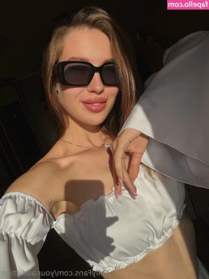 trishaschneider - Her hot and horny pussy is waiting for you    babebunniee