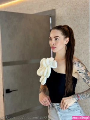 trishaschneider - Who doesn t like a good girl with thick thighs