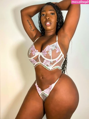 samira_0825 [ samira-0825 ] - A few close ups