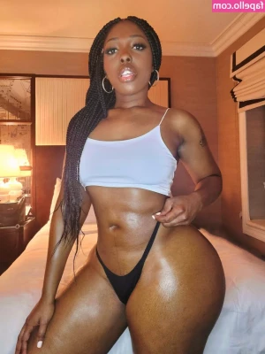 samira_0825 [ samira-0825 ] - Los mejores besos son los que se dan sin ninguna razon y sin previo