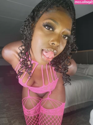 samira_0825 [ samira-0825 ] - Sleep well sexy xo 😘