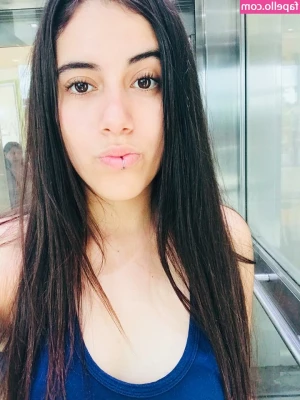 Veronica Boyer [ veronica-boyer ] - i m not shy  are you
