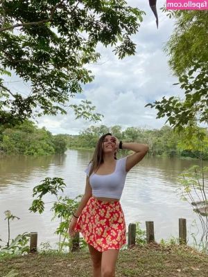 Veronica Boyer [ veronica-boyer ] - Much curves, such round