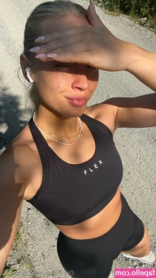 lilyxrainvip - serving some face and tattoos