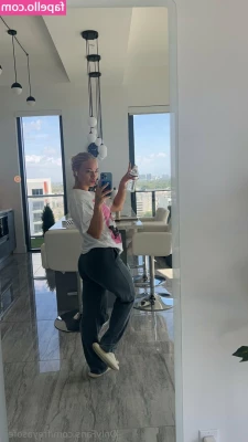 lilyxrainvip - Estaré subiendo momentos del en vivo del sábado