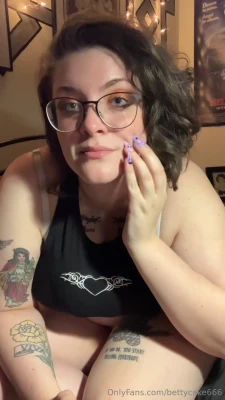 bettycake666 - Message me to see the clips and video of someone else play with my