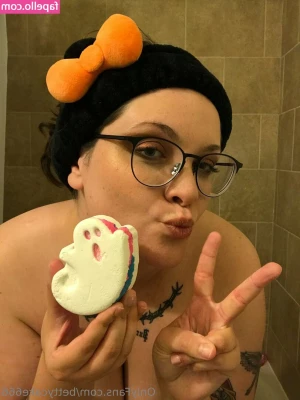 bettycake666 - Hi🥰